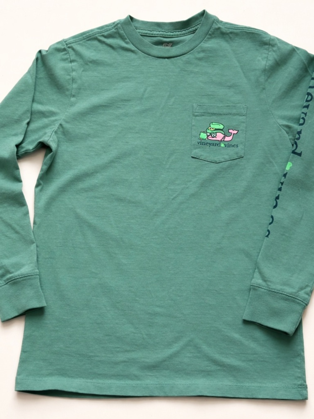 Vineyard Vines St Patrick’s Day Long Sleeve Shirt Green Whale Graphic  Youth M